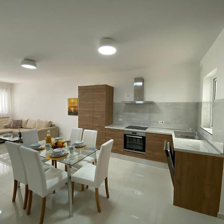Sunshine Apartments Mellieha - Modern Three Bedroom Ground Floor Apartment With Yard Экстерьер фото